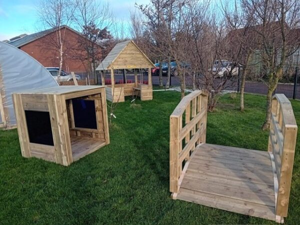 Wooden Foot Bridge 1.8m x 1.2m - Image 5